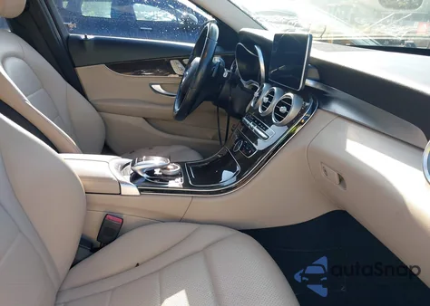 2016 Mercedes-Benz C 300 4Matic z USA, uszkodzony, nr VIN WDDWF4KB3GR144409